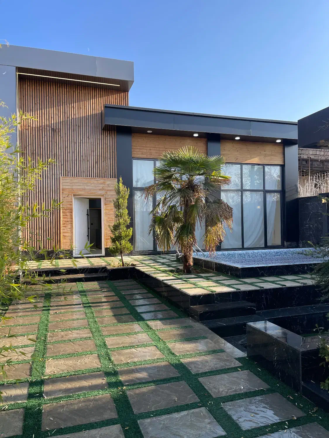 ویلا باغ ۳۳۰متری /مدرن جذاب/کردان+تهراندشت|فروش خانه و ویلا|هشتگرد, شهرک جهان ویلا (درخشانیه)|دیوار