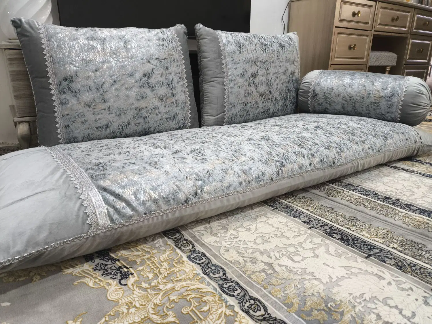 ست شاهنشین|پشتی|قم, کلهری|دیوار