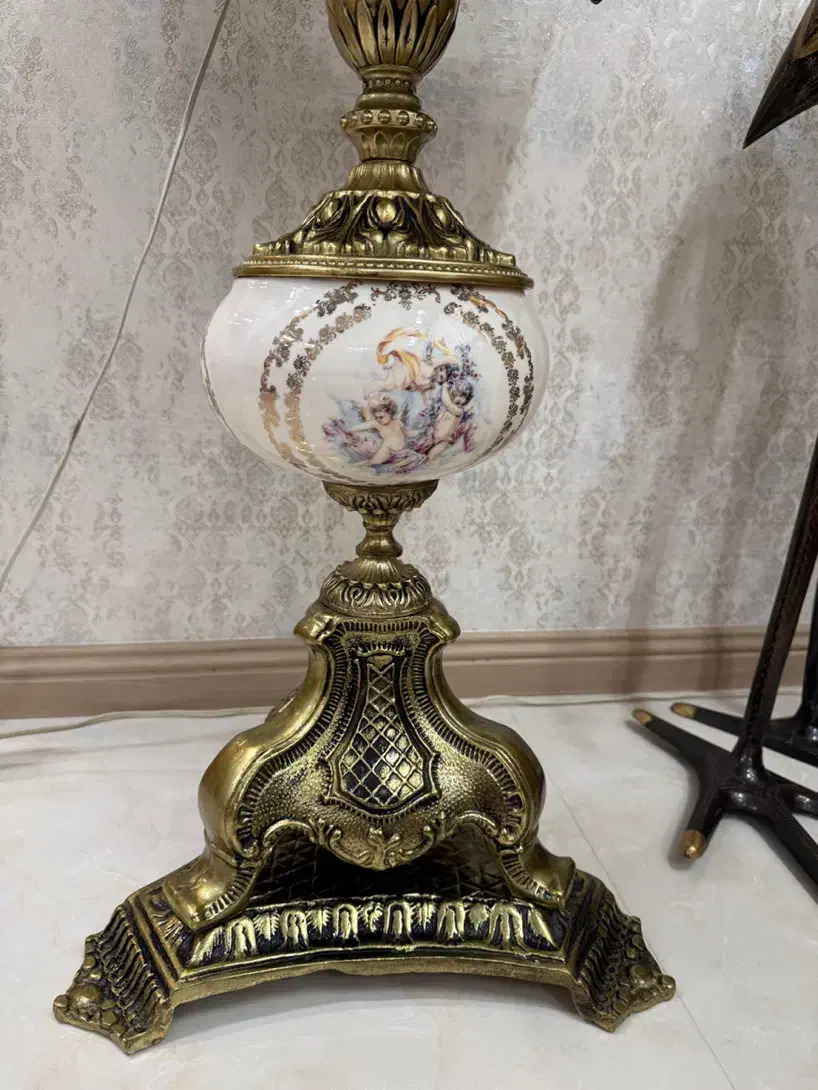 میز برنز آباژور یا میز کنار مبل انتیک|مبلمان خانگی و میز عسلی|مشهد, الهیه|دیوار