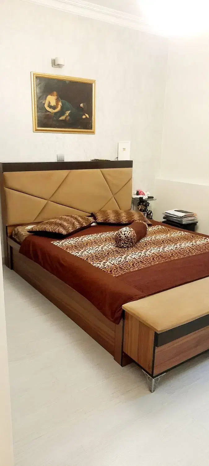 تخت دو نفره جک دار با دراور و اینه. چوب|تخت و سرویس خواب|تهران, سردارجنگل|دیوار