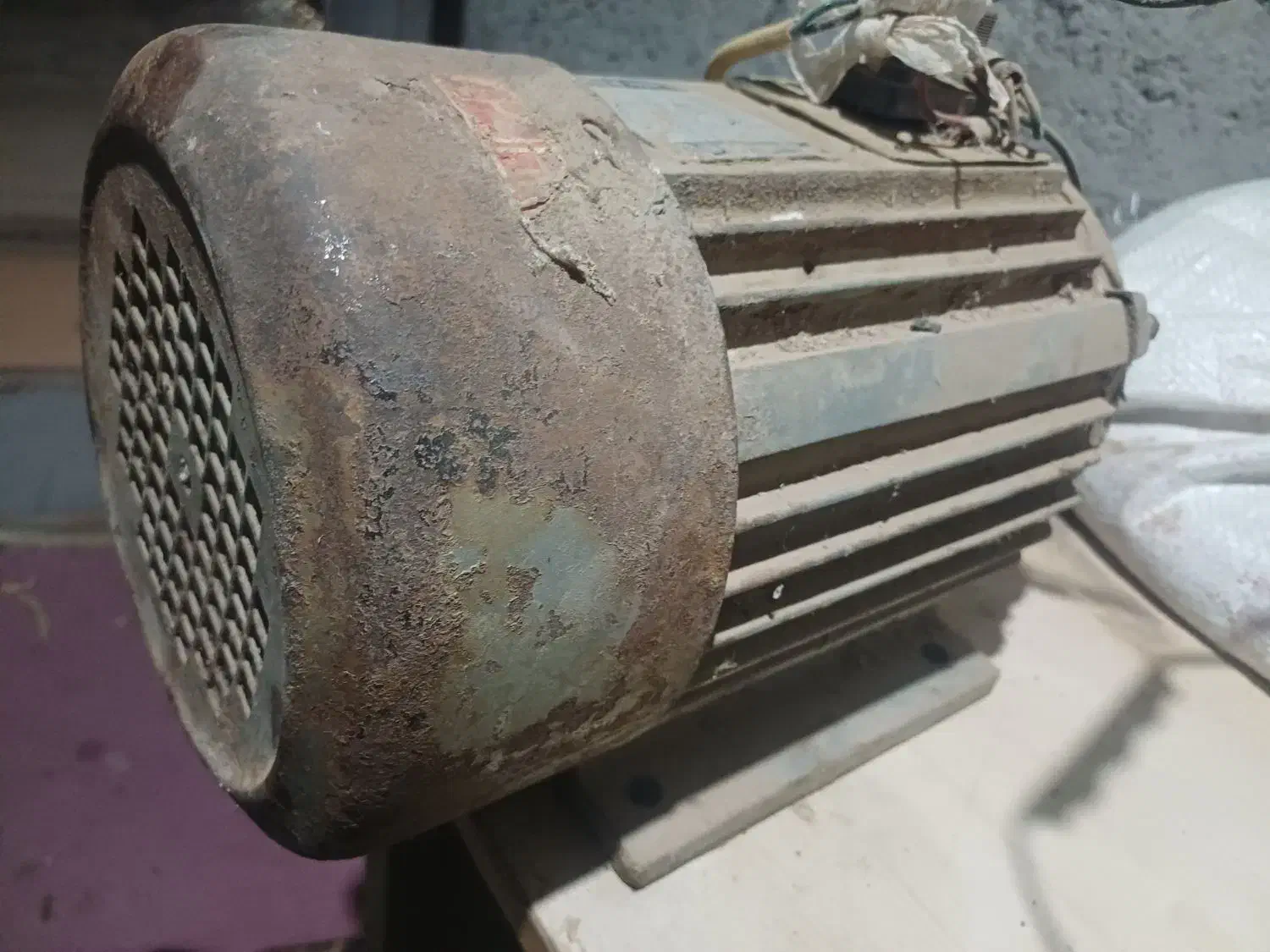 الکتروموتورمناسب دستگاه بلوکزنی و. معاوضه با لبتاب|ابزارآلات|بم, |دیوار