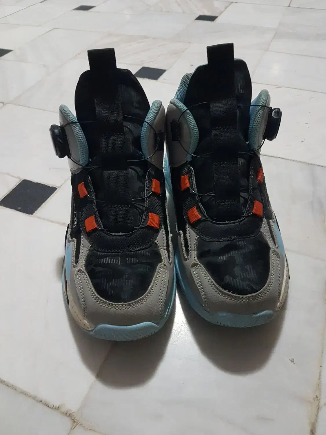 کتونی|کیف، کفش، کمربند|قم, باجک یک|دیوار