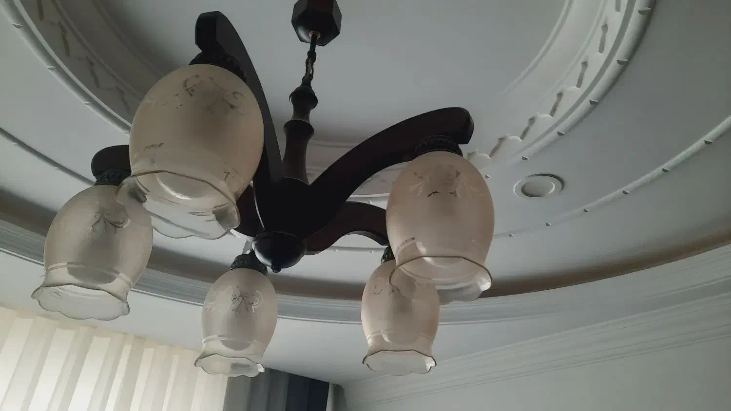 دوتا لوستر چوبی بسیار شیک ۵ شاخه|لوستر و چراغ آویز|اراک, |دیوار