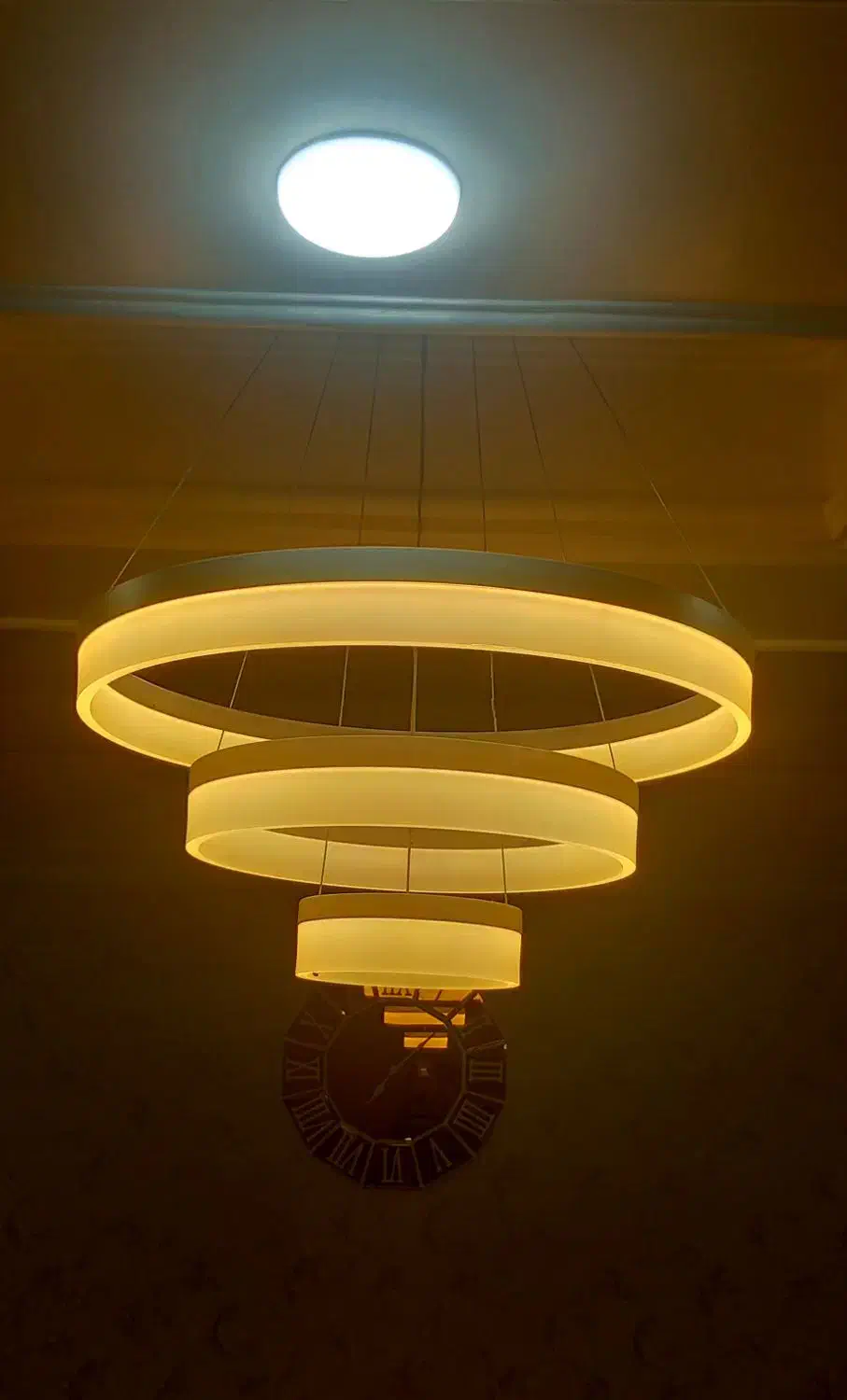 لوستر کانتری|لوستر و چراغ آویز|قدس, شهر‌قدس|دیوار