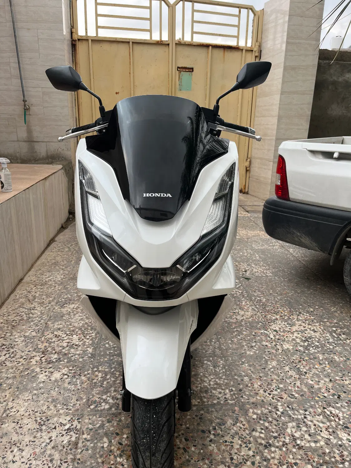 Pcx160|موتورسیکلت|چغادک, |دیوار