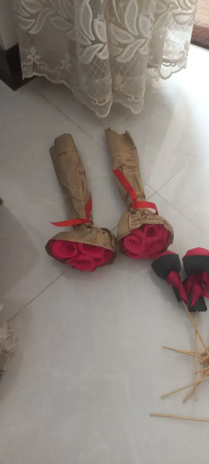 تعدادی گل و بوته مصنوعی|گل مصنوعی|شهرضا, |دیوار