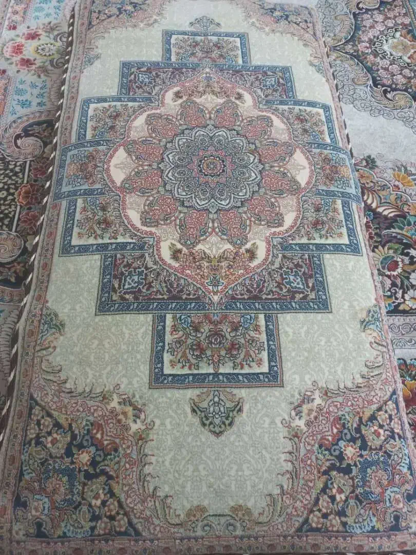 پشتی فرش طرح حوض نقره ۱۲۰۰ شانه|پشتی|آمل, |دیوار