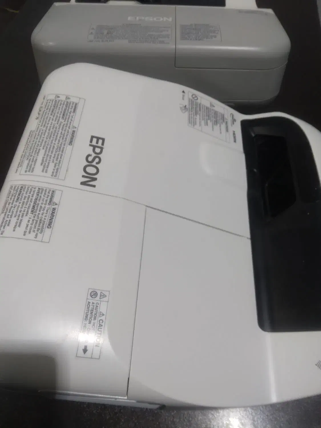 ویدیوپروژکتور  اپسون مدل ۴۷۵ و ۵۸۵ قیمت ۱۱ میلیون|تلویزیون و پروژکتور|زرین دشت (فارس), |دیوار