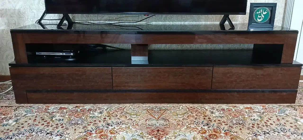 میز تلویزیون در حد نو.جنس عالی|میز تلویزیون|تهران, قیام|دیوار