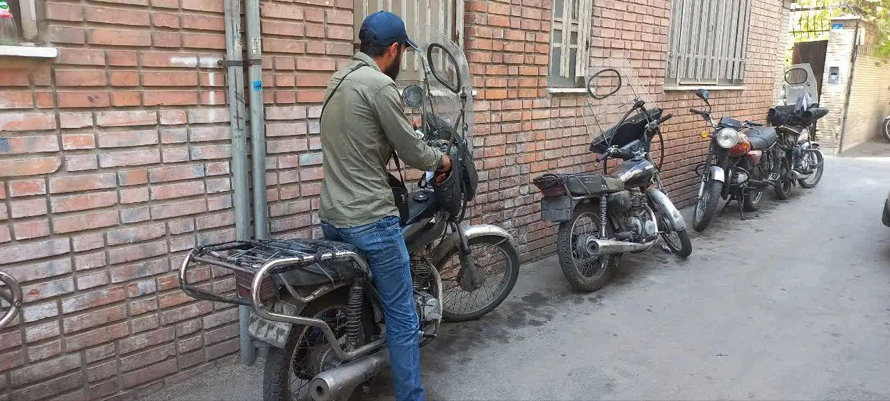 موتورسوار حرفه ای جهت پیک موتوری|استخدام حمل و نقل|تهران, فردوسی|دیوار