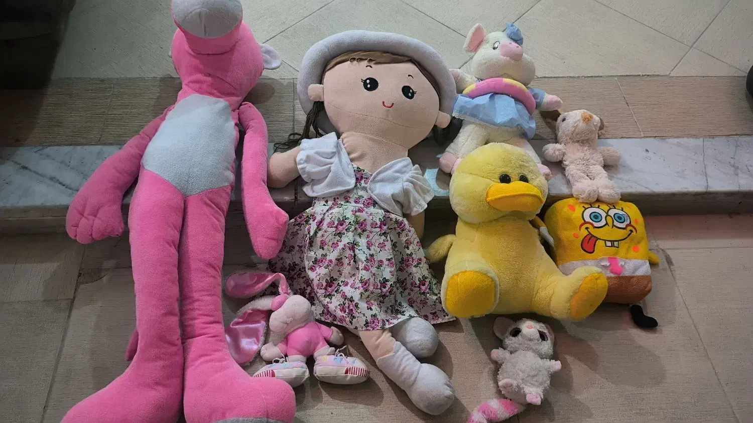 عروسک|اسباببازی|فسا, |دیوار