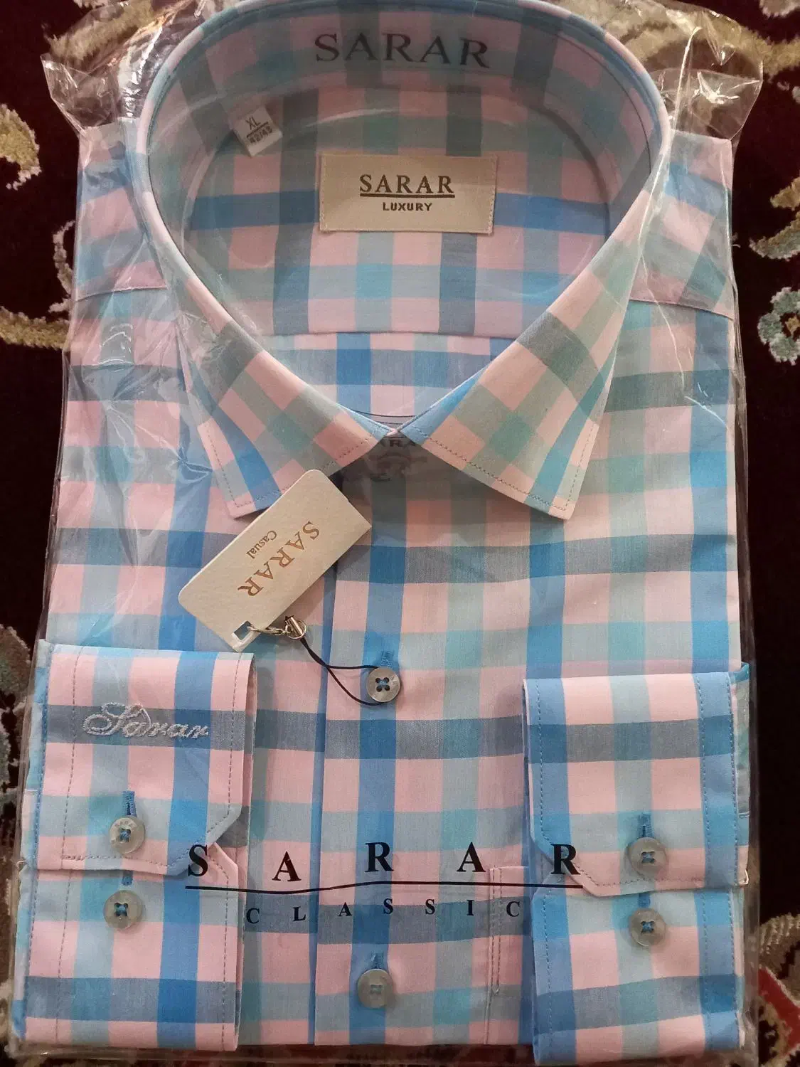 پیراهن مردانه|لباس|لالجین, |دیوار