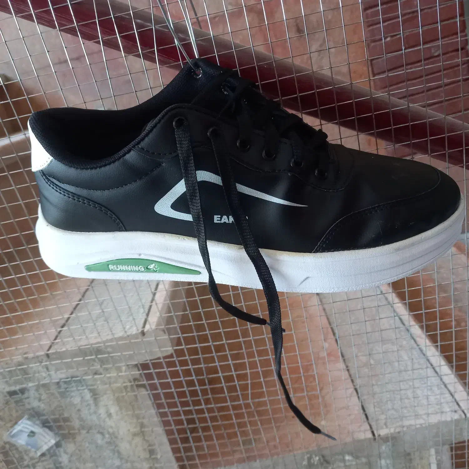 کفش اسپورت|کیف، کفش، کمربند|فولادشهر, A2|دیوار