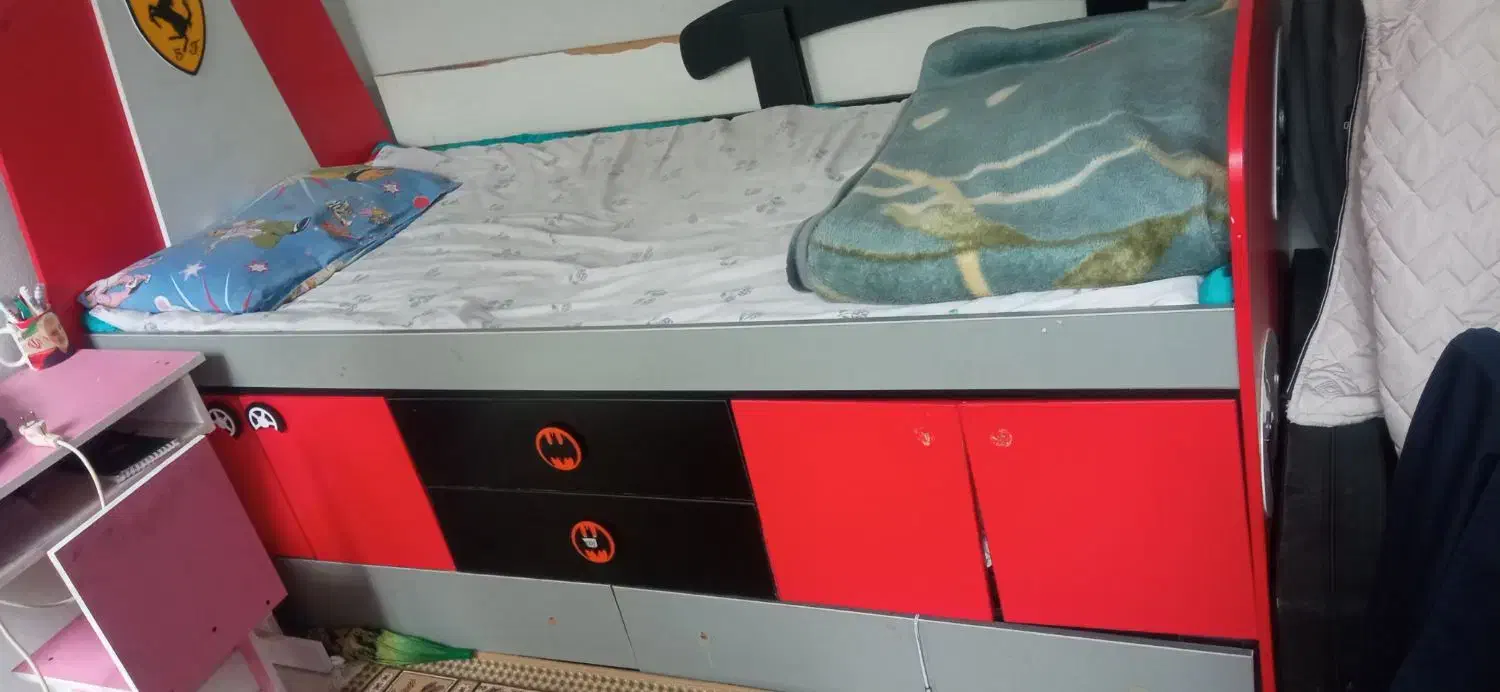 تخت نوجوان کمد و کشو دار|تخت و سرویس خواب|شیراز, رحمت‌آباد|دیوار