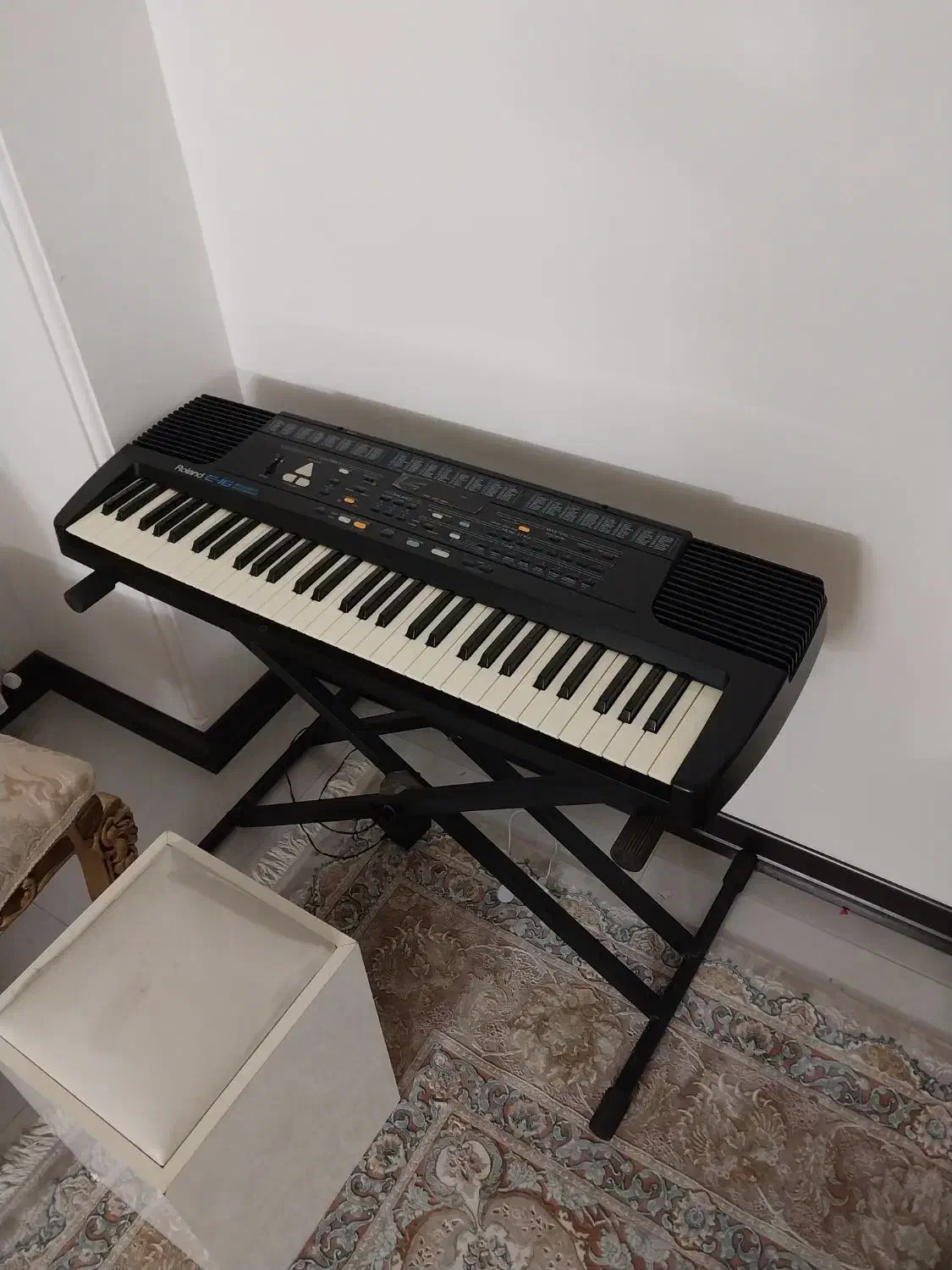پیانو ارگ Roland رولند|پیانو، کیبورد، آکاردئون|قم, باجک یک|دیوار