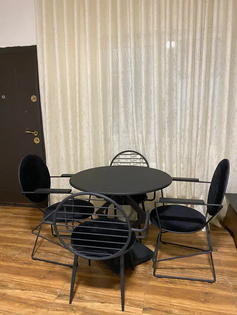 میز ناهار خوردی ۴نفره نو|میز و صندلی غذاخوری|لاهیجان, کوی زمانی|دیوار