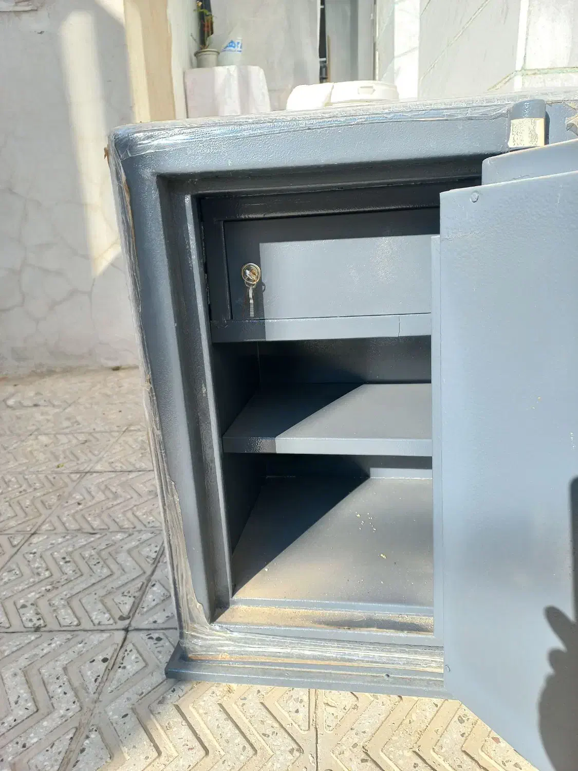 گاو صندوق|ابزارآلات|قروه, |دیوار