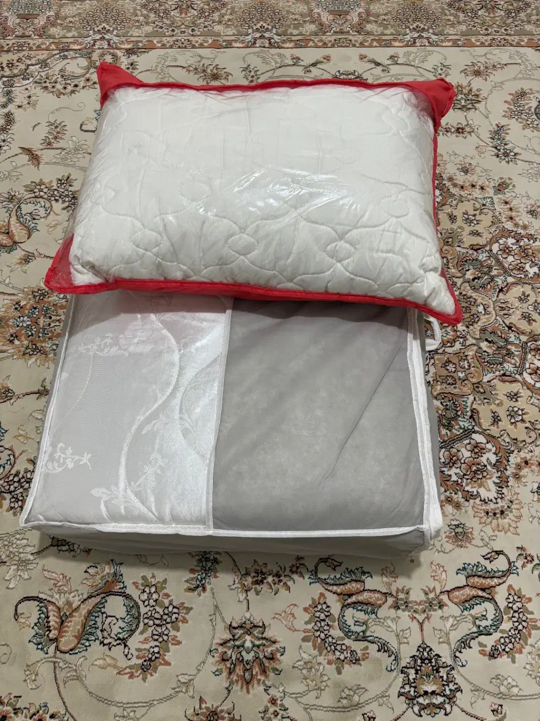 تشک و بالش|رختخواب، بالش، پتو|بانه, |دیوار