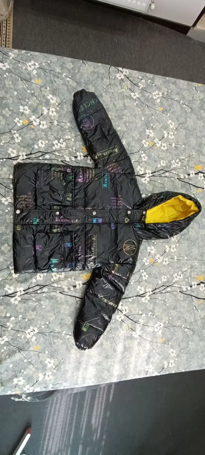 کاپشن خارجی ضد آب|کفش و لباس بچه|آستانه اشرفیه, |دیوار