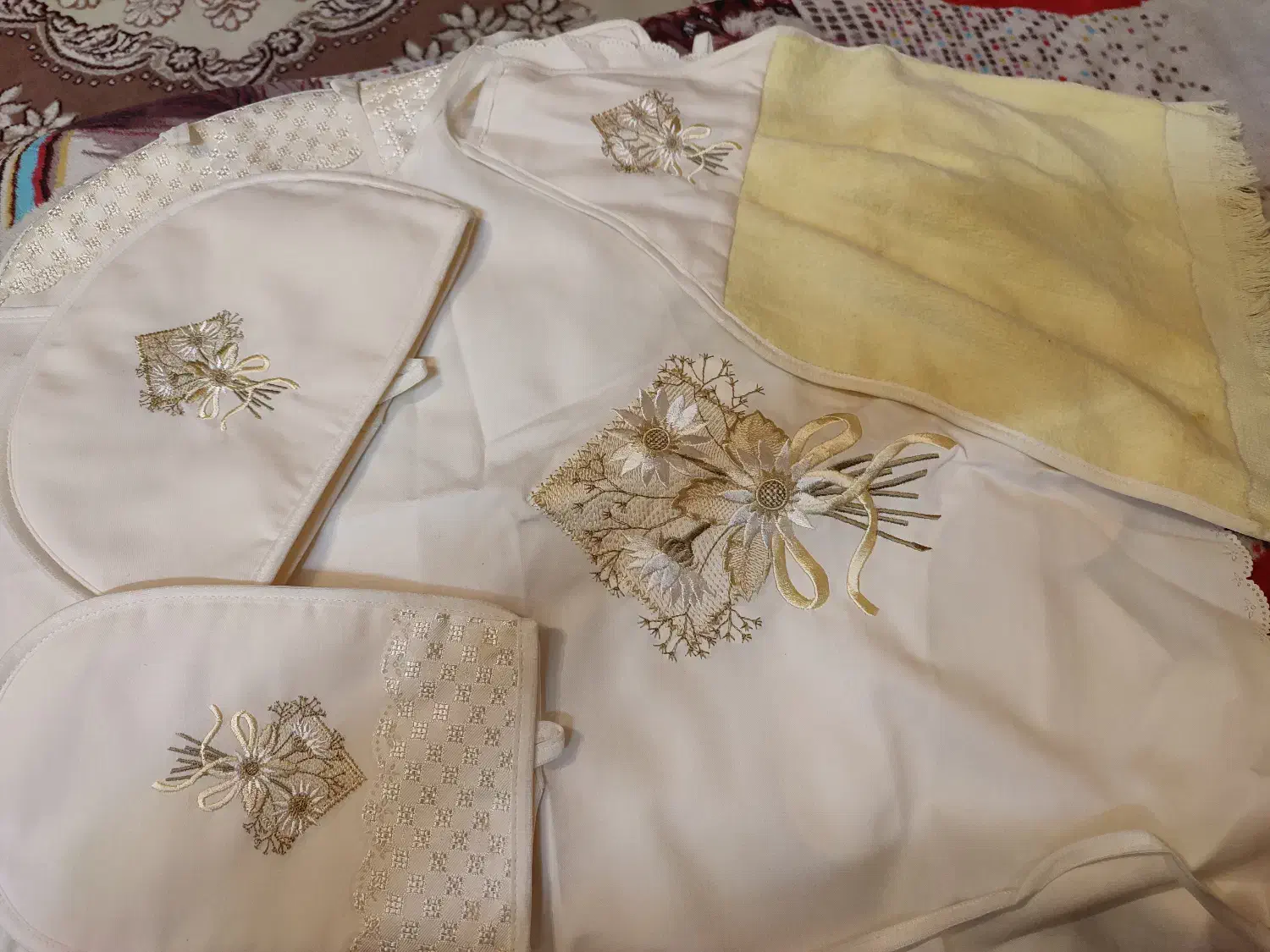 سرویس کامل آشپزخانه|سفره، حوله، دستمال آشپزخانه|اصفهان, طامه|دیوار