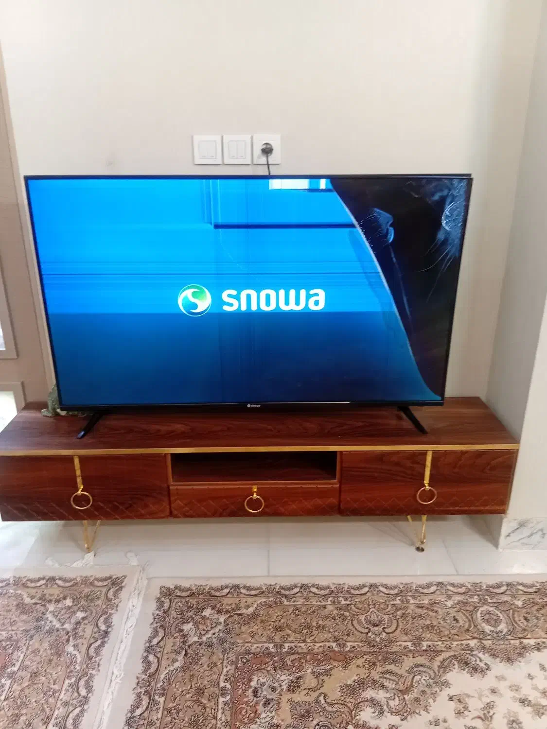 ال سی دی شکسته|تلویزیون و پروژکتور|قم, زنبیل آباد|دیوار