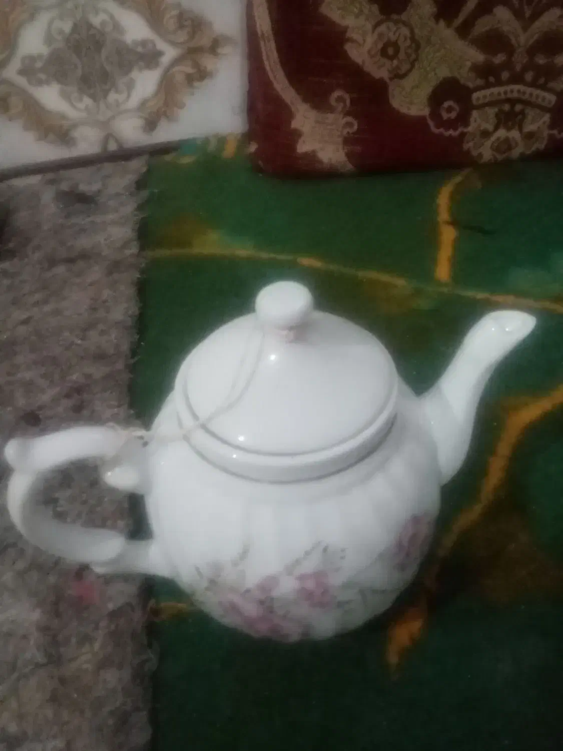 قوری چینی گل سرخی|قوری، کتری، قهوهساز دستی|گرگان, |دیوار