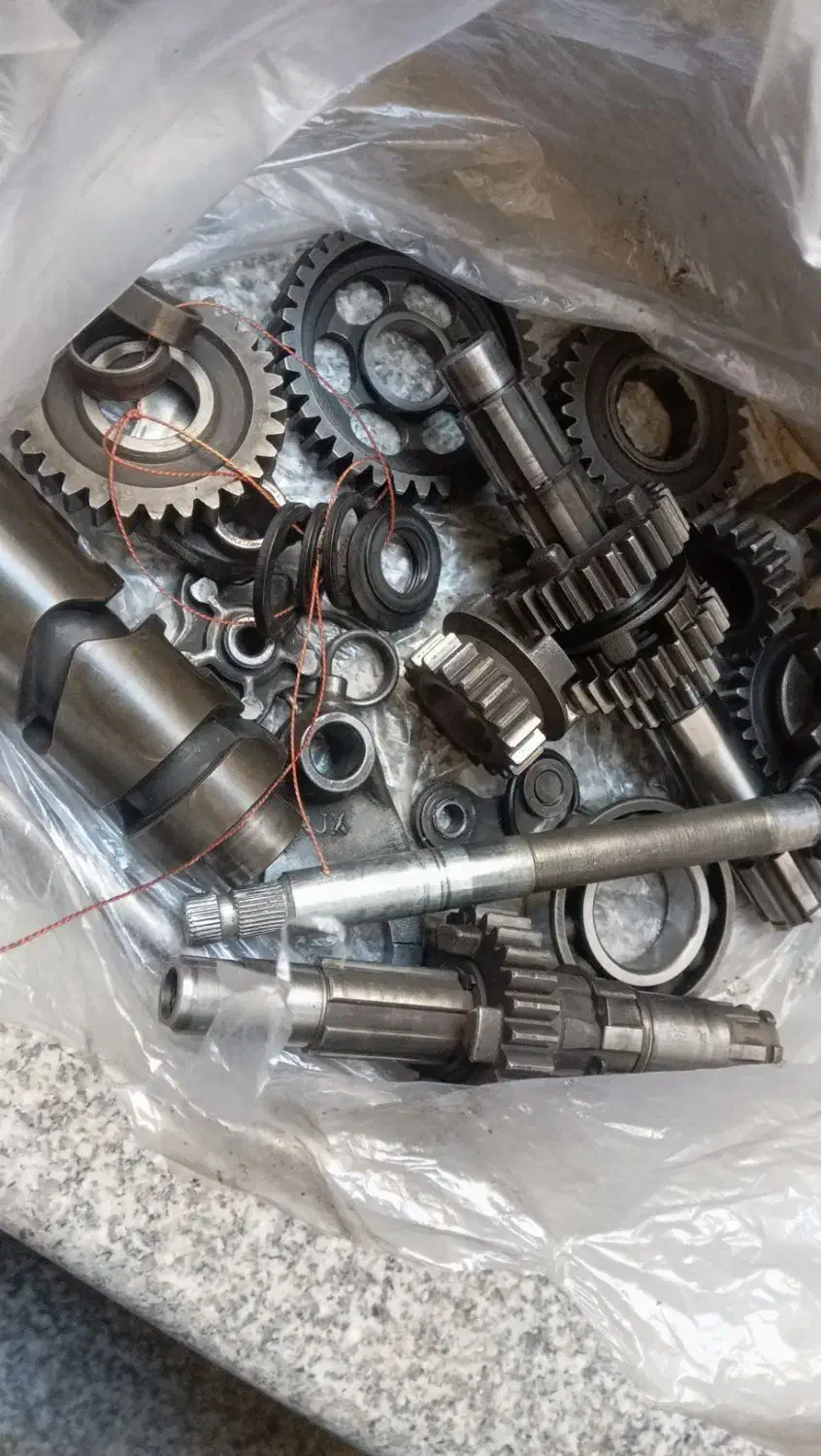 گیربکس و سیلندر و ته سیلندر و کاربراتور125|قطعات یدکی و لوازم جانبی|حمیدیا, |دیوار