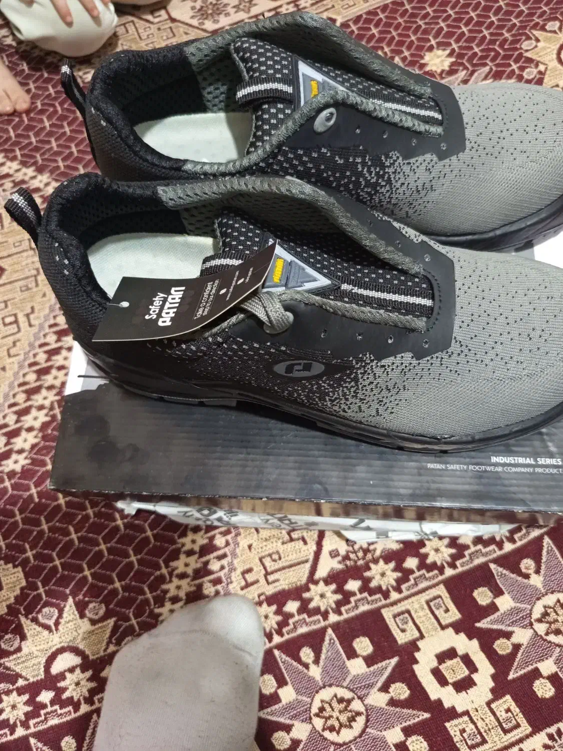 یک جفت کفش ایمنی|کیف، کفش، کمربند|تبریز, |دیوار