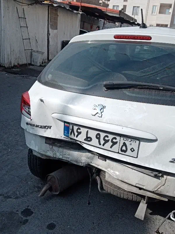 شاگرد صافکاری و نقاشی|استخدام صنعتی، فنی، مهندسی|اسلام‌شهر, شهرک لاله|دیوار