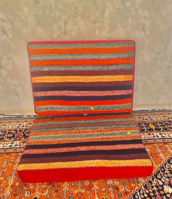 پشتی دستباف درجه یک|گلیم، جاجیم، گبه|شیراز, شهرک گلدشت حافظ‎|دیوار