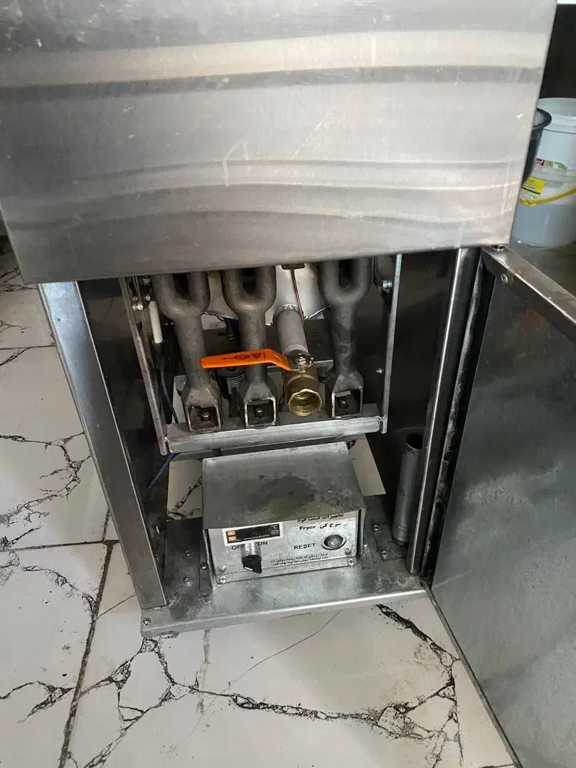 سرخکن صنعتی ترازو قالب پیتزا|کافی‌شاپ و رستوران|کرمانشاه, |دیوار