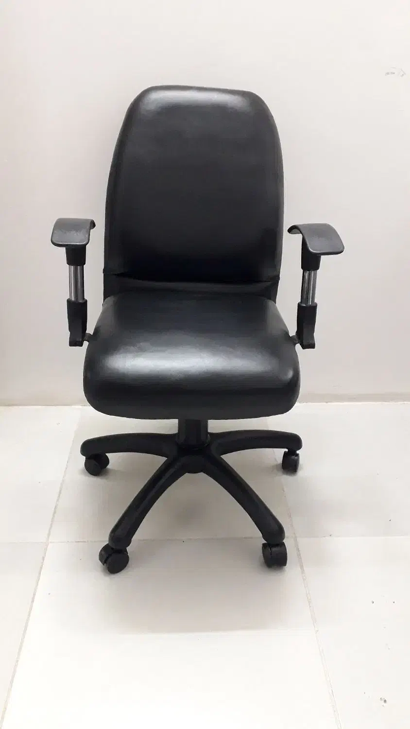 صندلی جکدار|صندلی و نیمکت|قم, براسون|دیوار