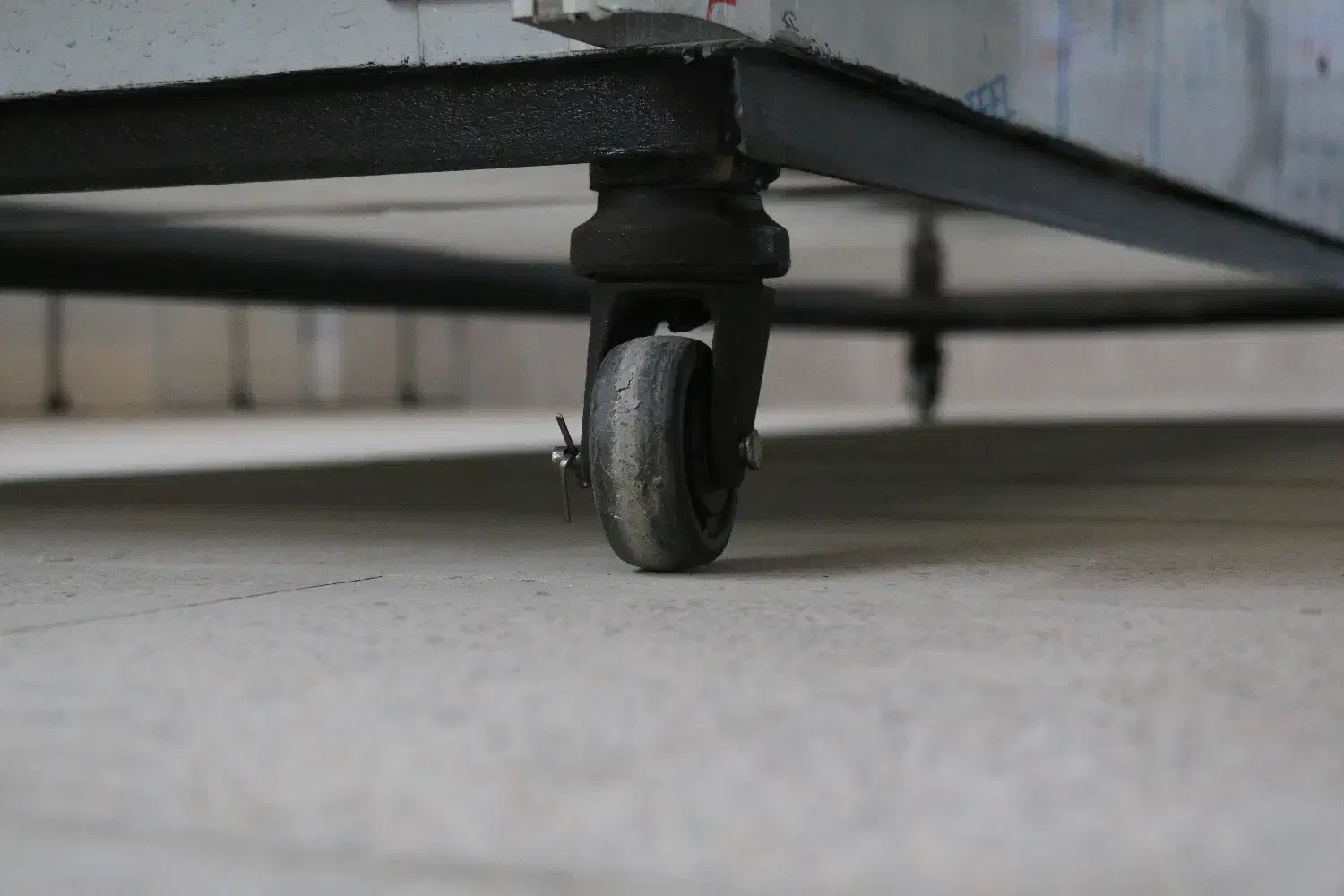 یخچال نگهداری دو جسد سردخانه میت سرد خانه روستایی|ماشین‌آلات صنعتی|اصفهان, سنبلستان|دیوار