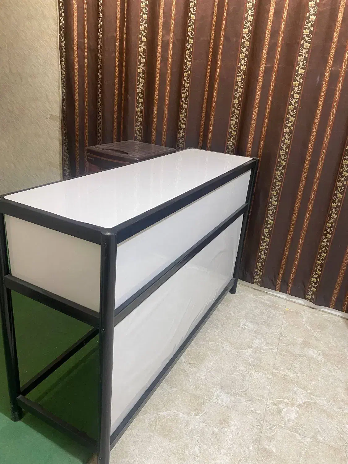 ویترین (پیشخوان)|بوفه، ویترین، کنسول|آران و بیدگل, |دیوار