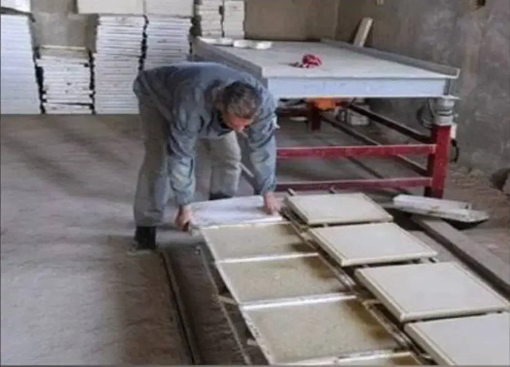 نیازمند کارگر ماهر جهت تولید موزائیک ویبره ای|استخدام صنعتی، فنی، مهندسی|فسا, |دیوار