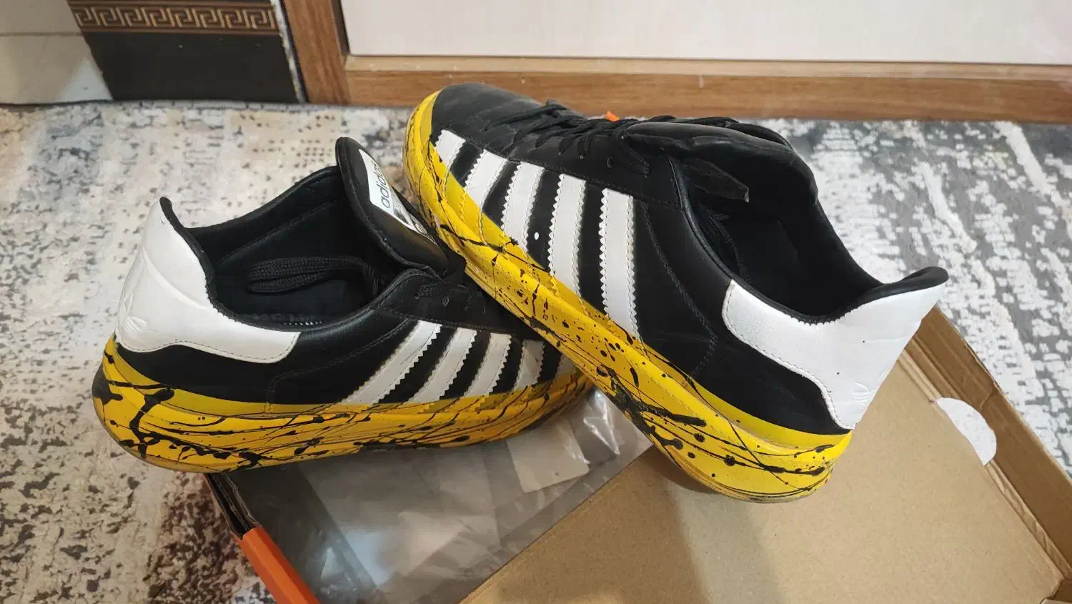 کتونی اسپرت آدیداس مشکی نارنجی|کیف، کفش، کمربند|اصفهان, هزارجریب|دیوار