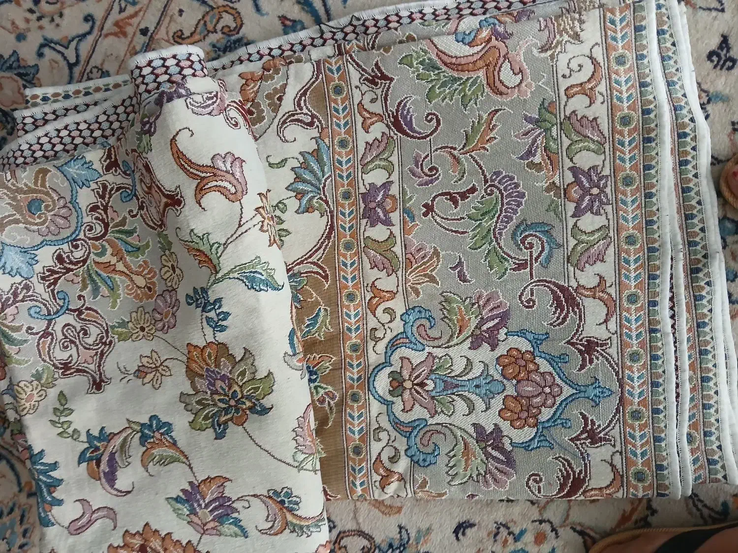 روفرشی۹متری|روفرشی|اصفهان, باغ زرشک|دیوار