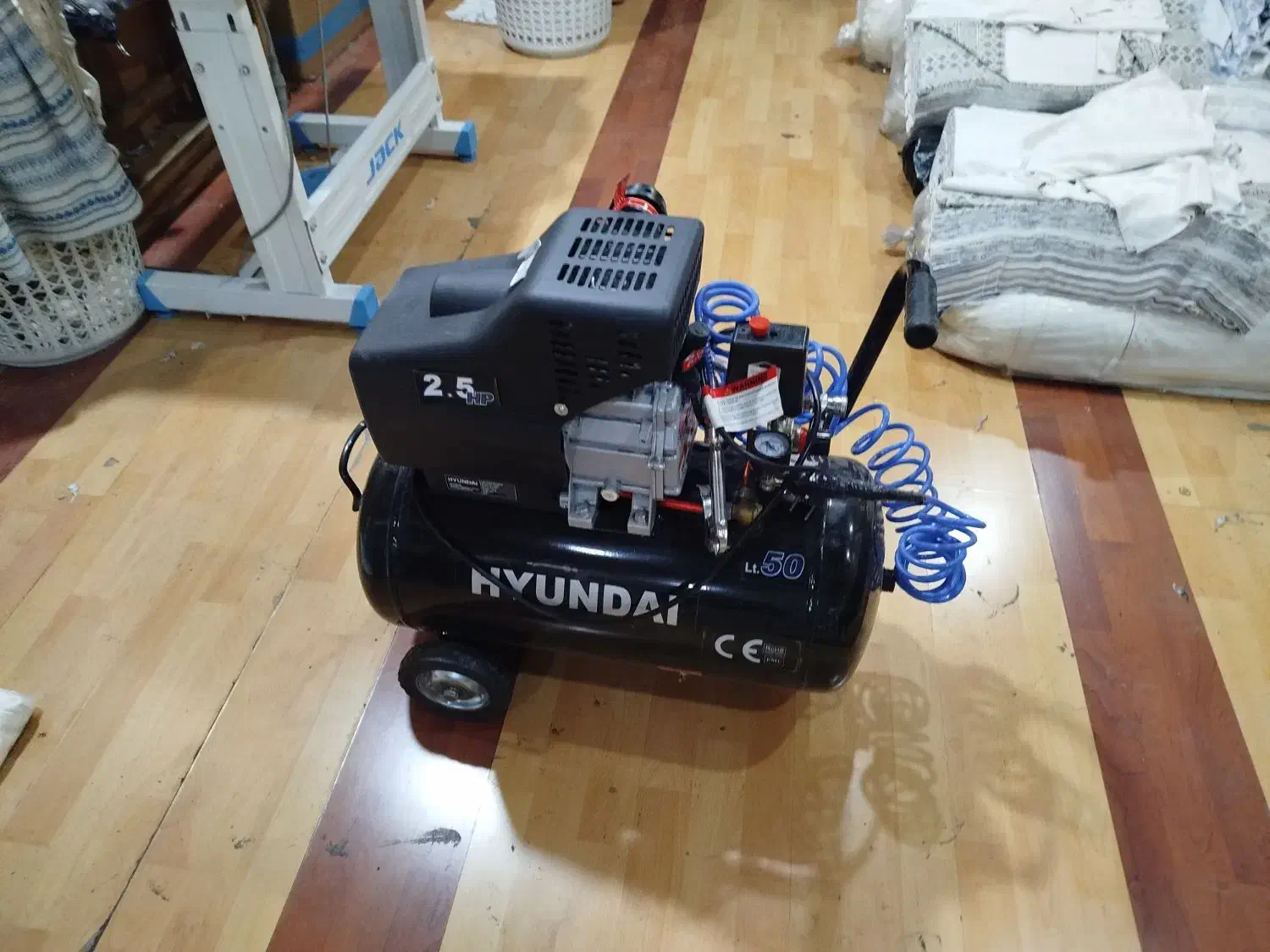 پمپ باد هیوندا 50 لیتر|ابزارآلات|تهران, فلسطین (میدان انقلاب)|دیوار