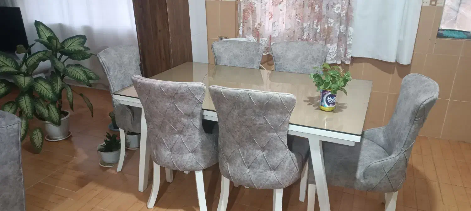 یک دست نهارخوری۶نفره و ی مبل۵نفره ست|میز و صندلی غذاخوری|ایلام, |دیوار