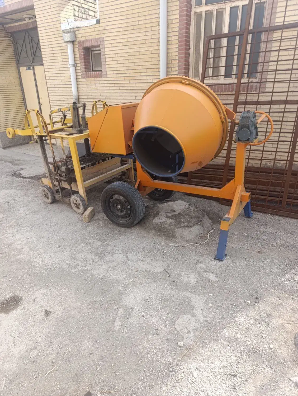 خلاطه و دستگاه بلوک|ماشین‌آلات صنعتی|بافت, |دیوار