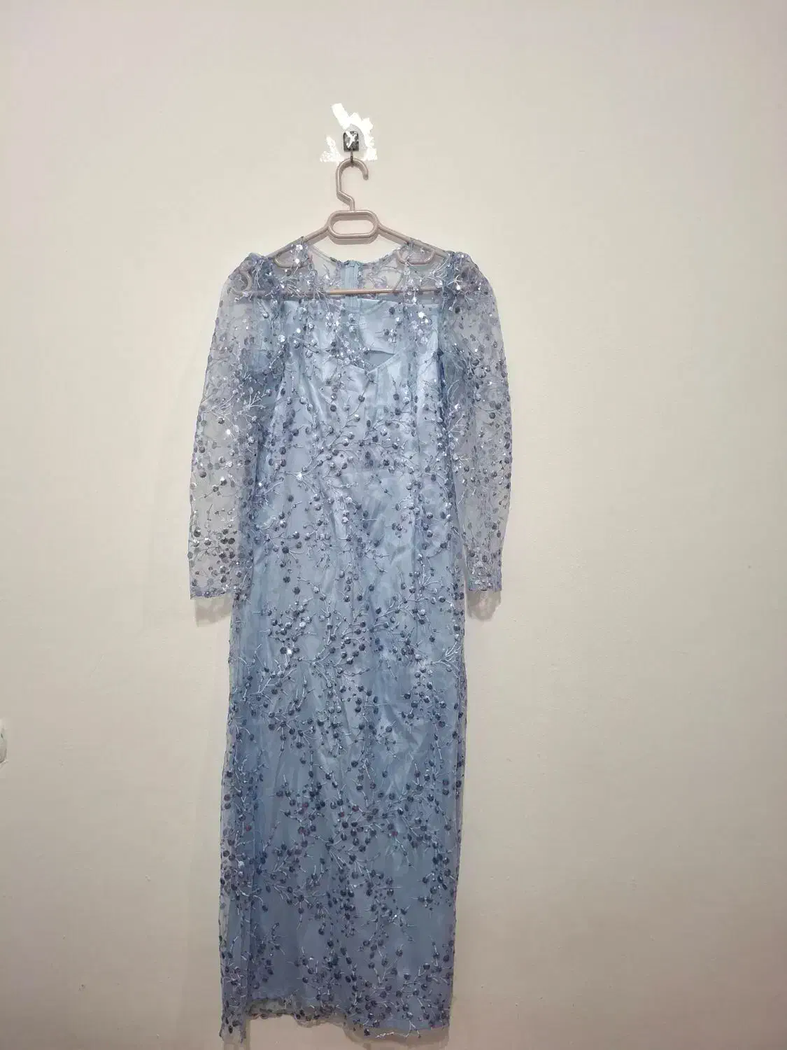 لباس مجلسی|لباس|شوش, |دیوار