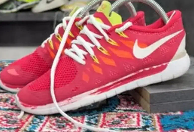 کتونی تاناکورا (اورجینال)|کیف، کفش، کمربند|اقبالیه, |دیوار