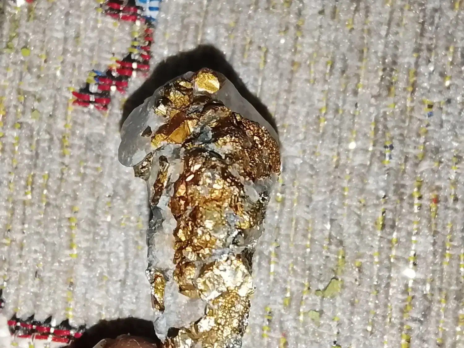 سنگ جواهر رگه دار طلا و نقره ای|جواهرات|گنبد کاووس, |دیوار