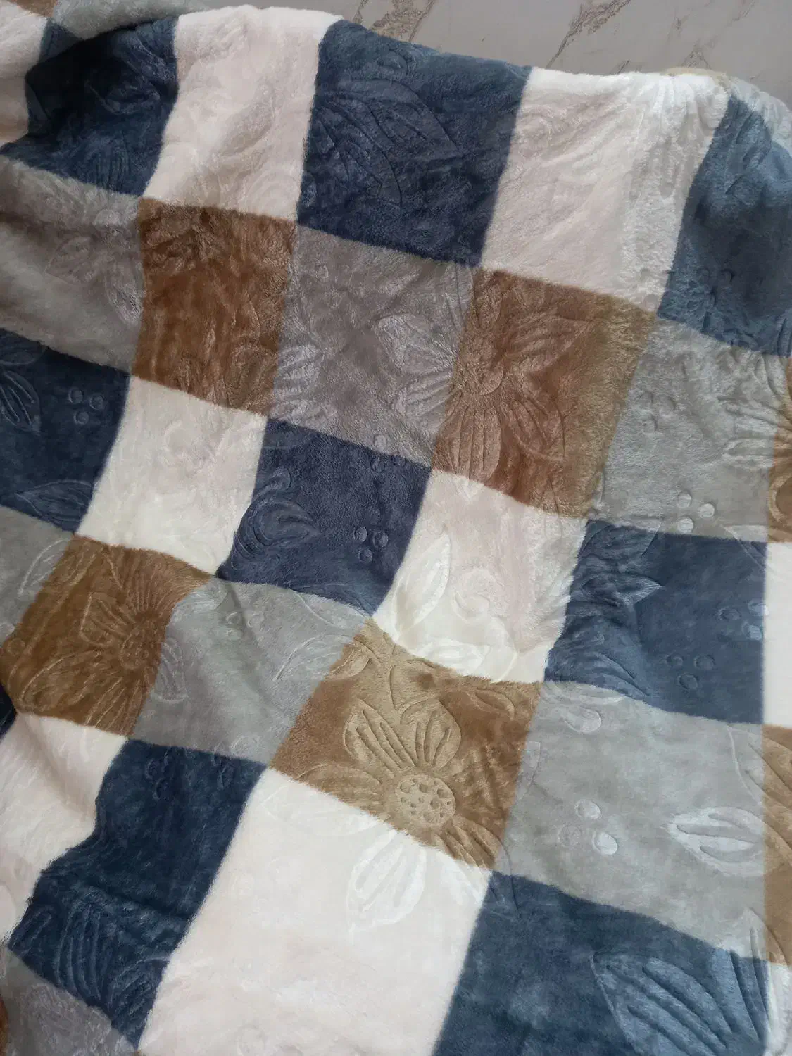 پتو مسافرتی با طرح و رنگهای جذاب|رختخواب، بالش، پتو|قدس, شهر‌قدس|دیوار