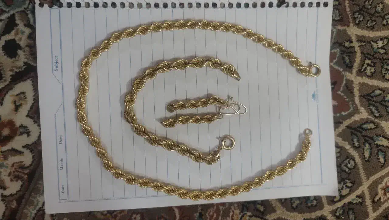 ۴۵ گرم طلا نو دارم ۷۰ بالای تابلو میدمشون|جواهرات|بروجرد, |دیوار