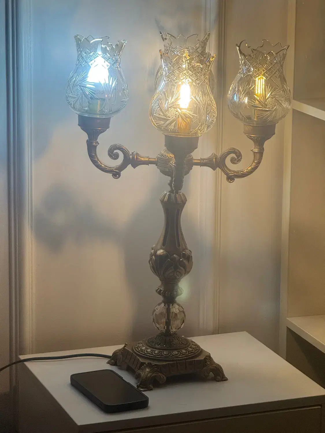 شمعدان برنجی سنگین|چراغ خواب و آباژور|هشتگرد, شهرک ولیعصر (مصلی)|دیوار