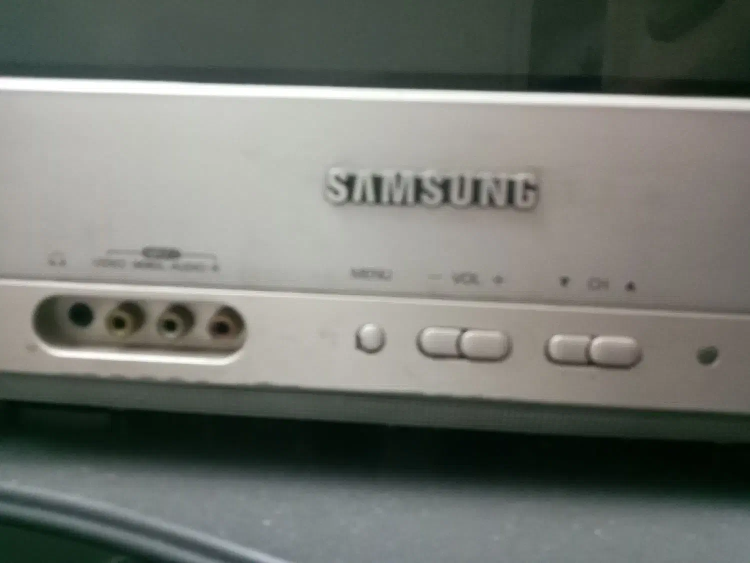 تلوزیون کوچک سامسونگ|تلویزیون و پروژکتور|بروجرد, |دیوار