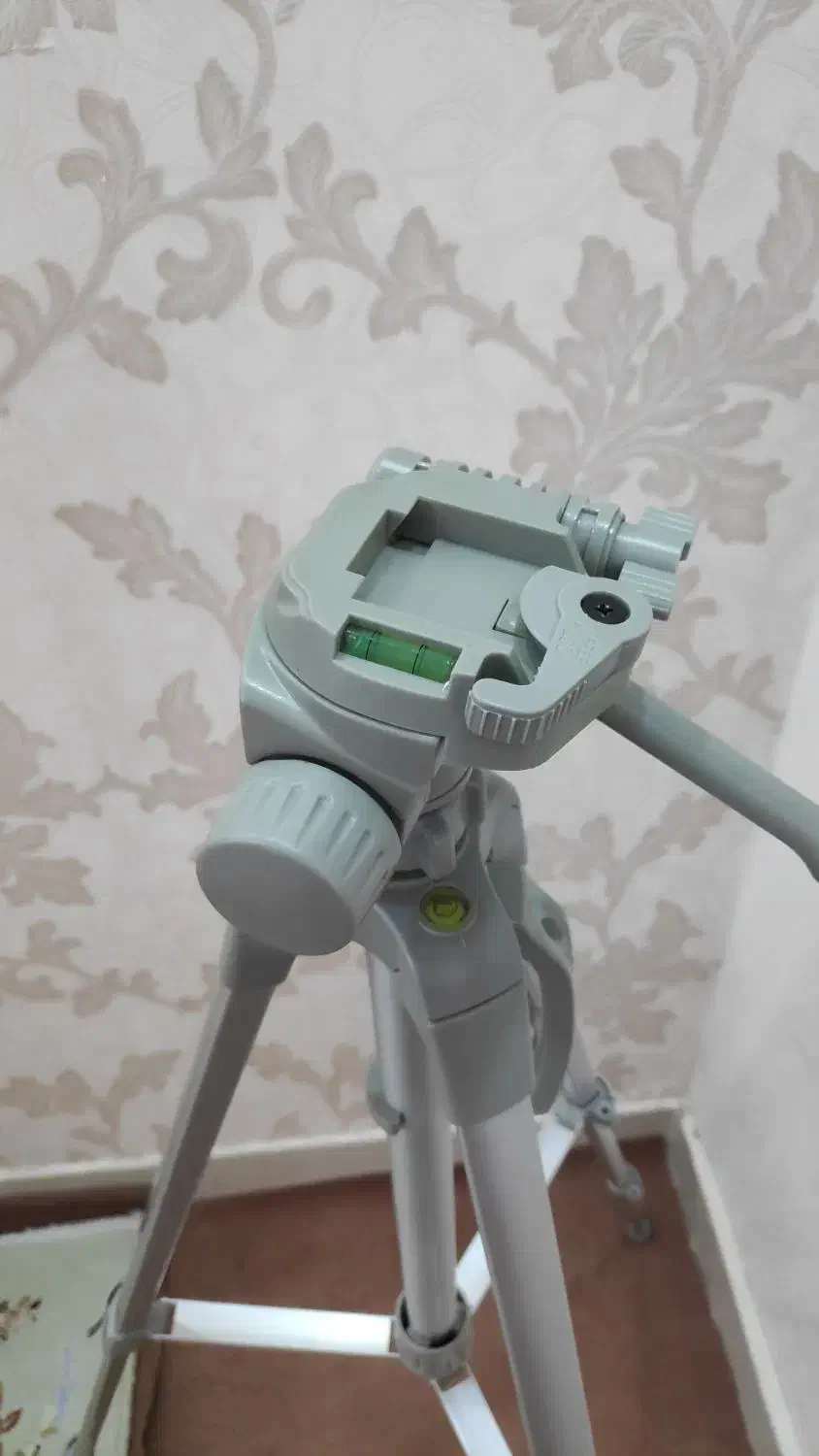 پایه دوربین|دوربین عکاسی و فیلمبرداری|تهران, نمایشگاه بین المللی|دیوار