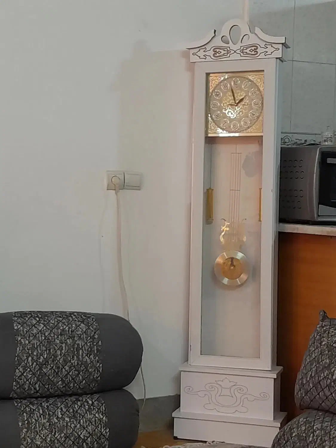 ساعت ایستاده و ویترین  سفید|بوفه، ویترین، کنسول|کاشان, سلطان امیر احمد|دیوار