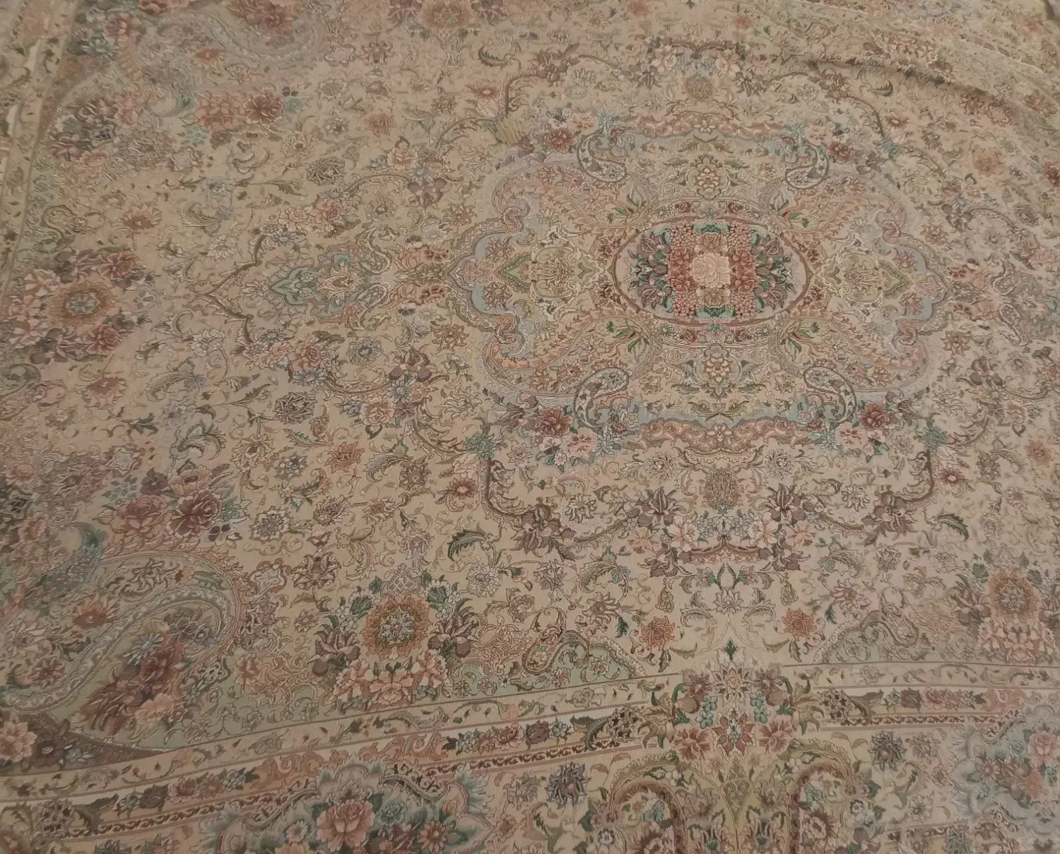 روفرشی - کناره -فرش گرد|فرش|میانه, |دیوار